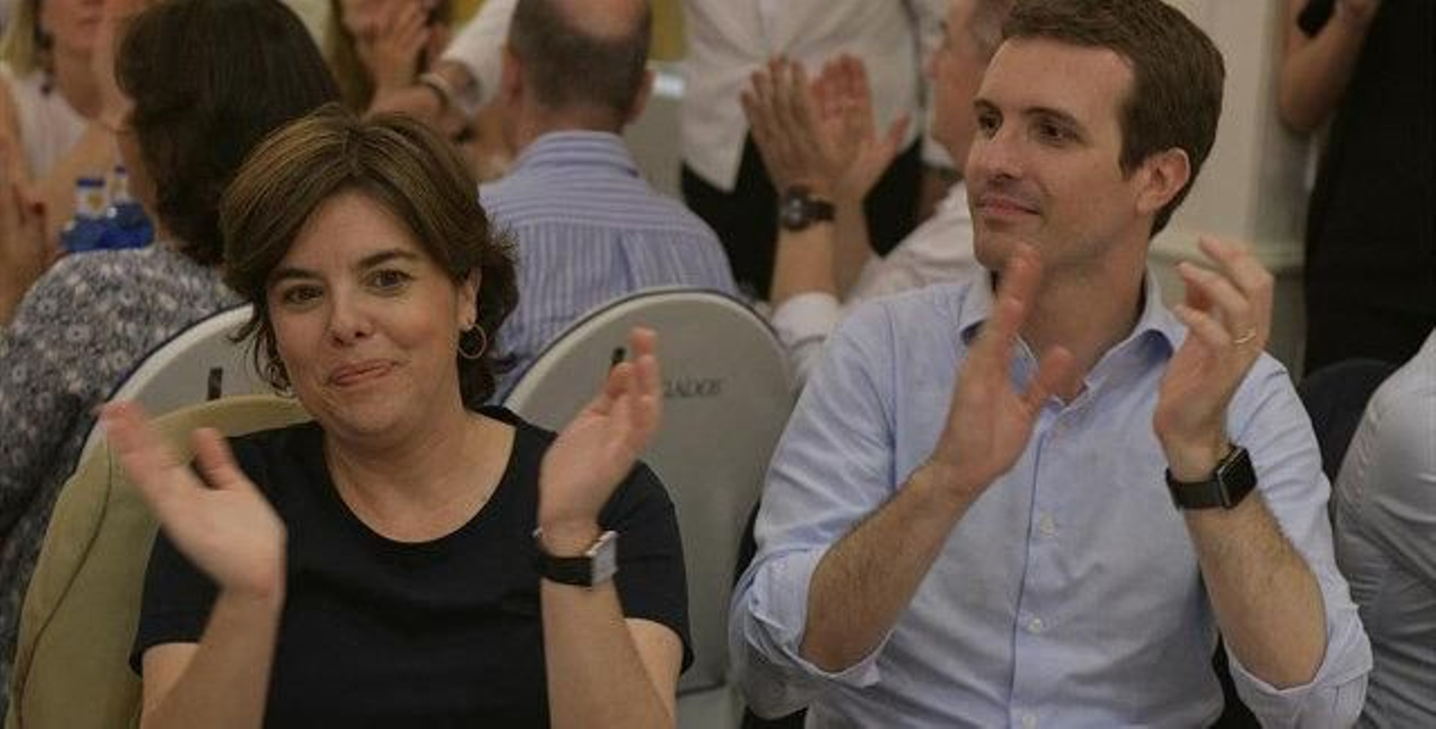 Soraya y Pablo Casado juntos durante la campaña de primarias.