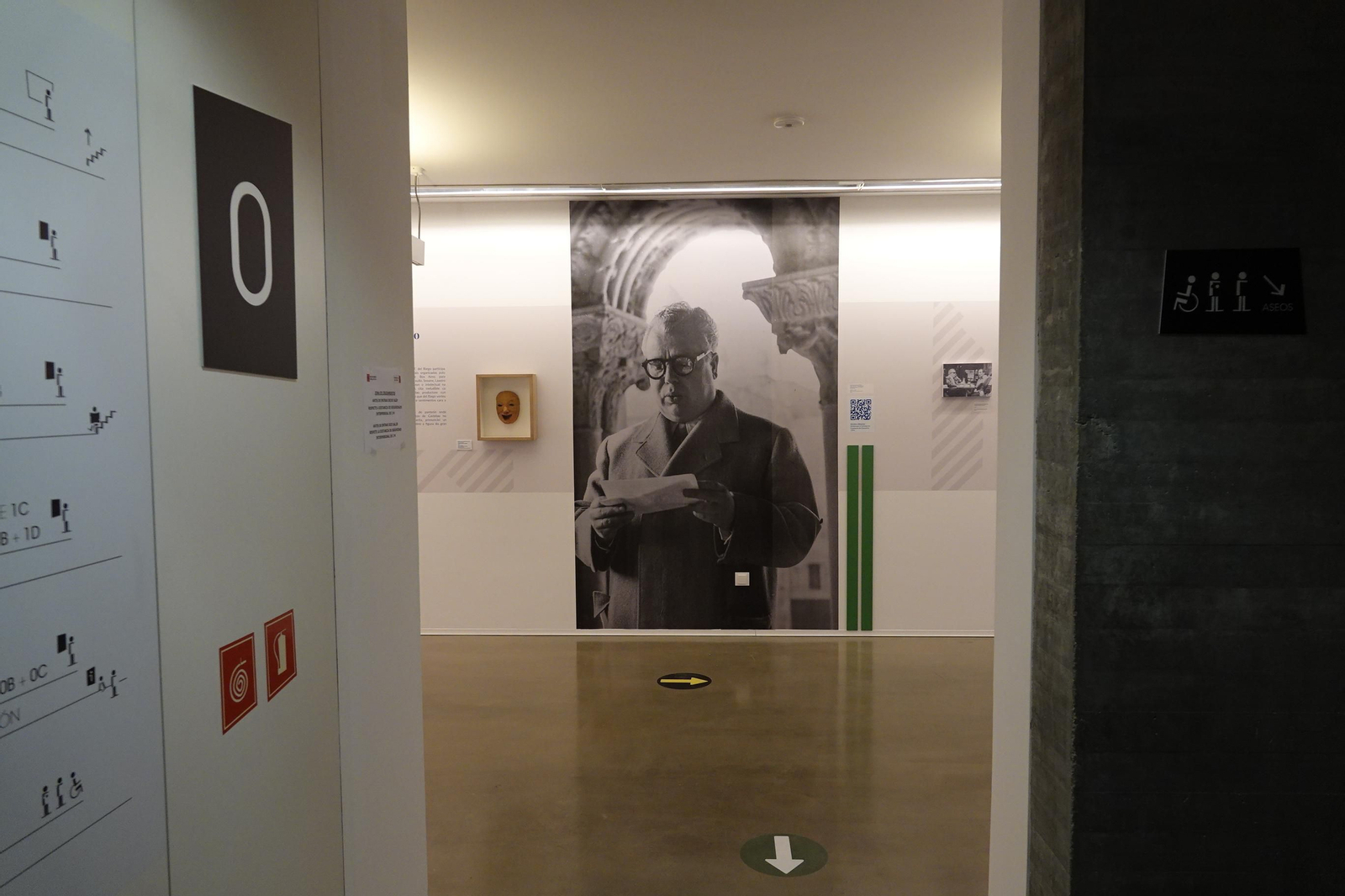 Presentación en la Pinacoteca de "Nos vieiros da arte galega", sobre a colección municipal de Francisco Fernández del Riego.