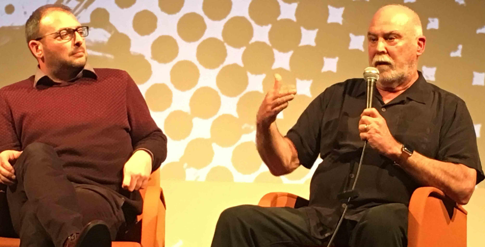 El realizador Luis Argeo y uno de los protagonistas, además de productor ejecutivo de la cinta Toni Carreño durante el coloquio posterior a la proyección