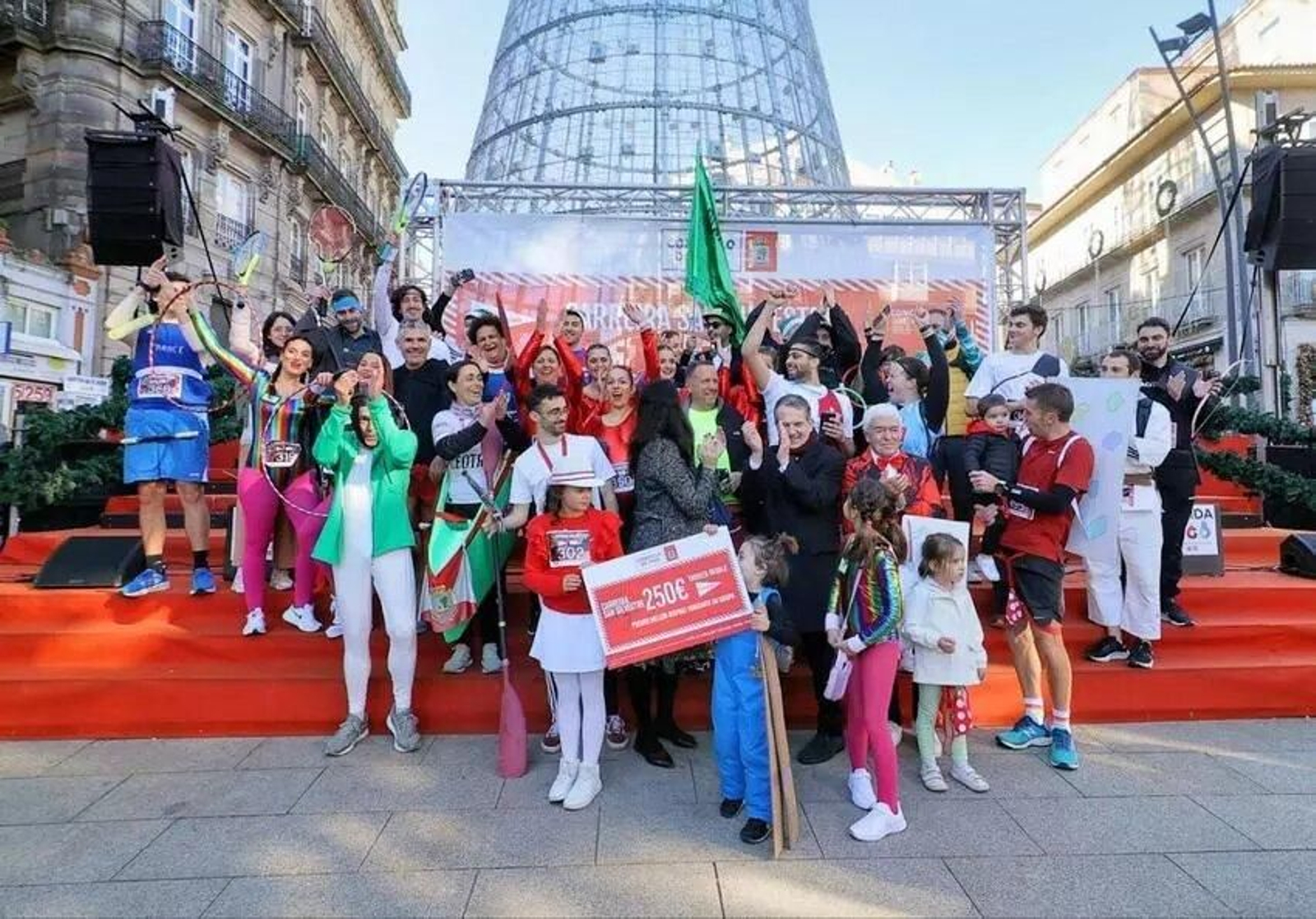 Galería | Vigo corre la San Silvestre 2024 entre multitud de disfraces