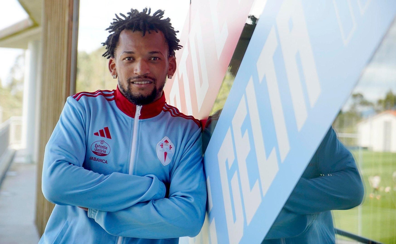 El jugador del Celta Jailson Marques. // J.V. Landín