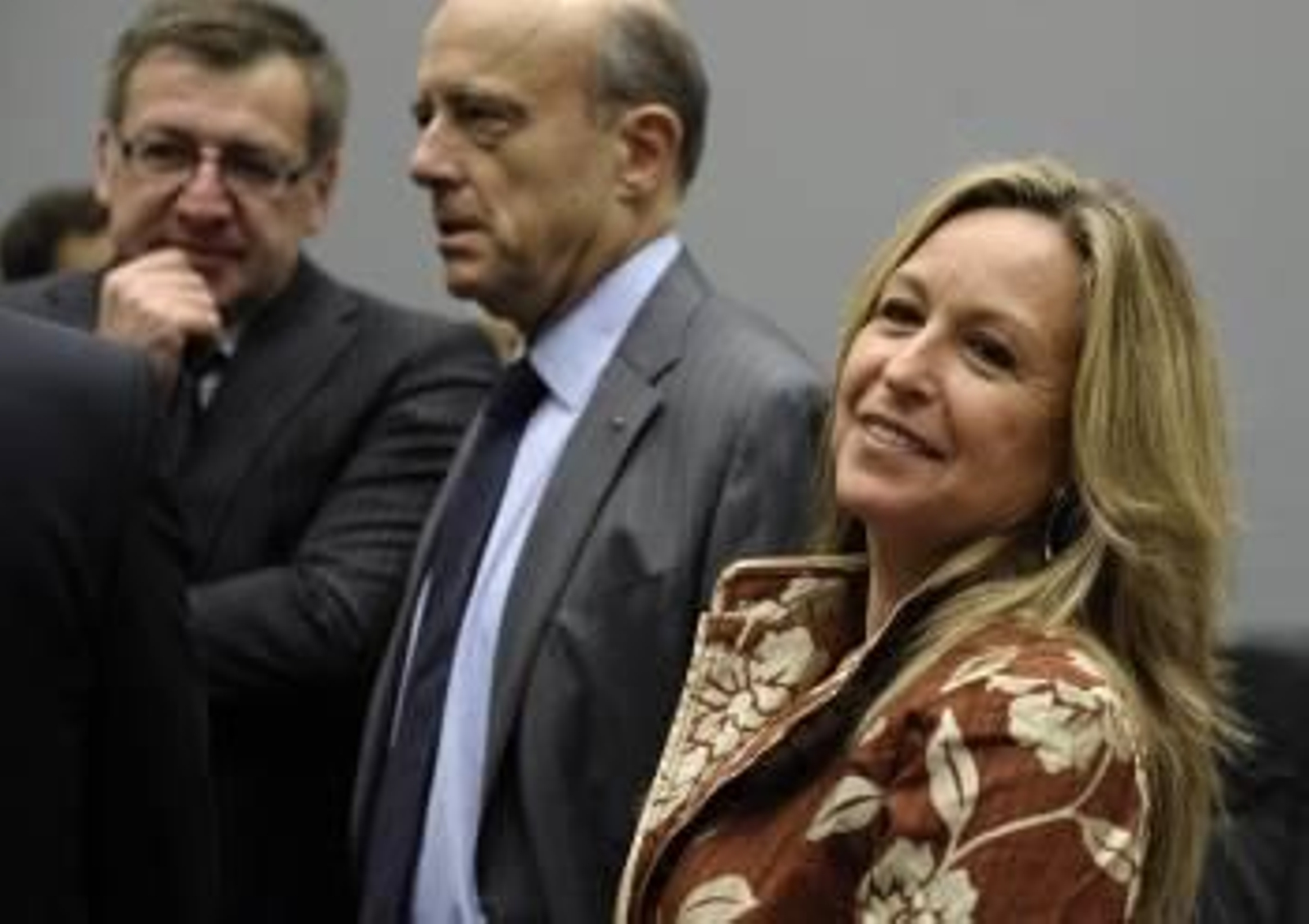 El ministro belga de Exteriores, Steven Vanackere , el ministro francés de Asuntos Exteriores, Alain Juppé  y la ministra española de Exteriores, Trinidad Jiménez  (Foto: EFE)