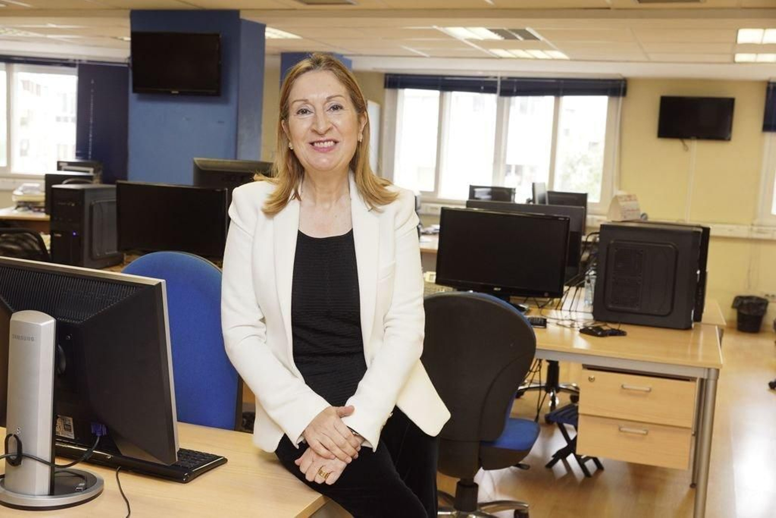 Ana Pastor, esta semana en la redacción de Atlántico.