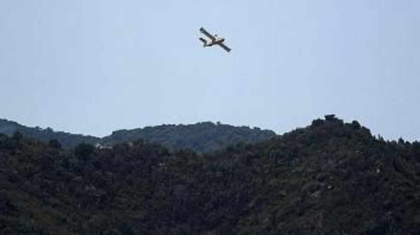 Continúan los trabajos para enfriar el perímetro del incendio de La Gomera