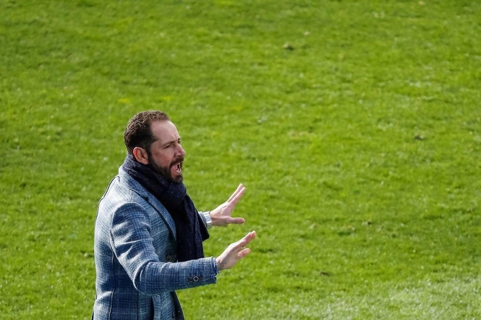 Pablo Machín, dirigiendo el partido del pasado domingo en Butarque.