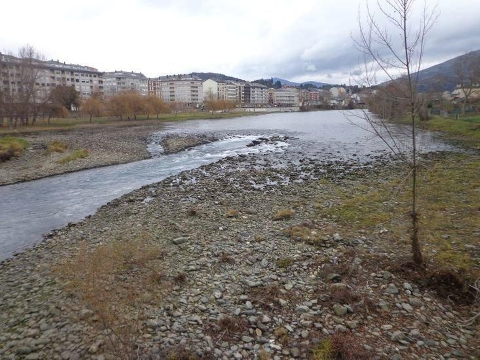 La falta de lluvia deja al Sil sin agua