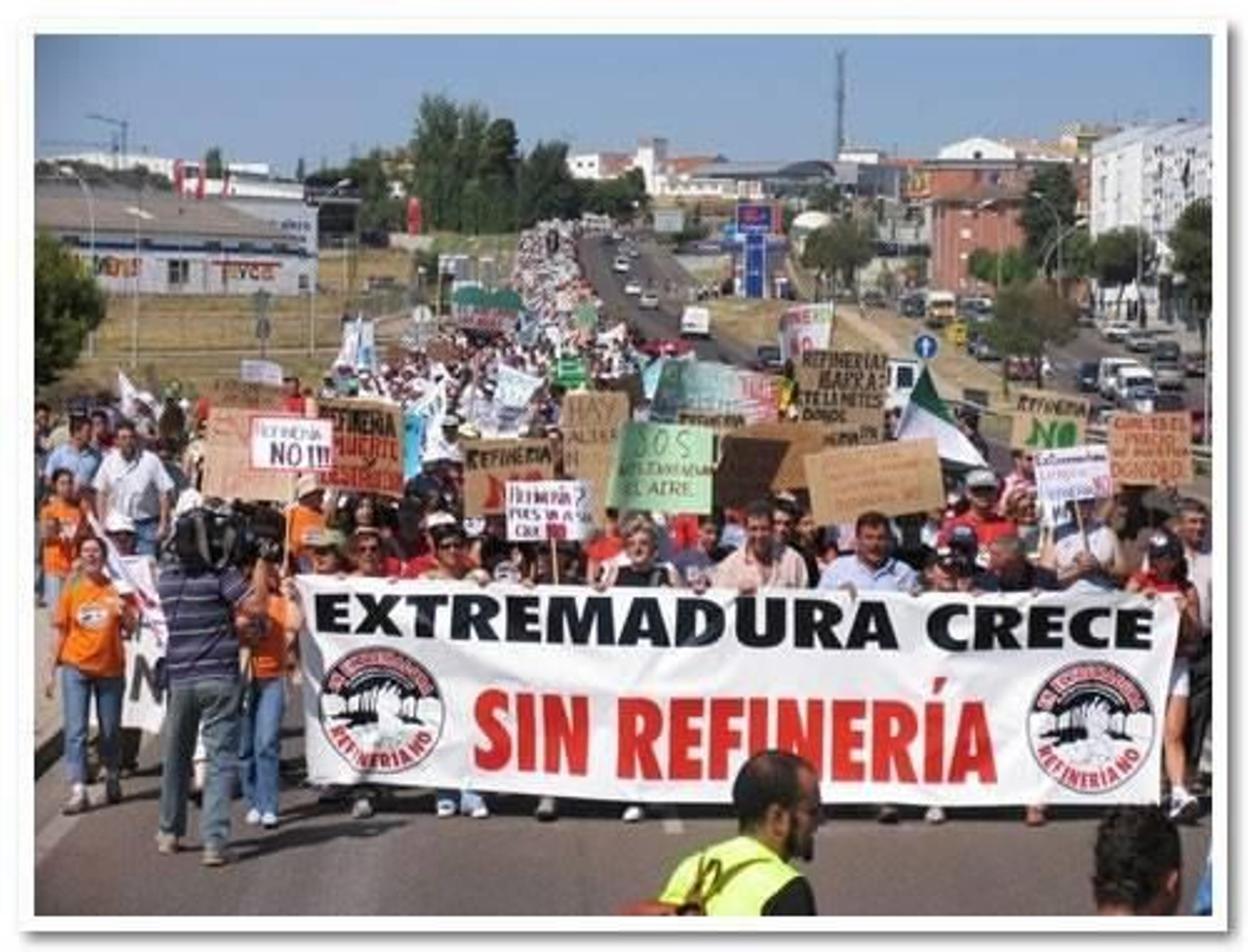 Manifestación sobre la refinería. Foto Archivo.