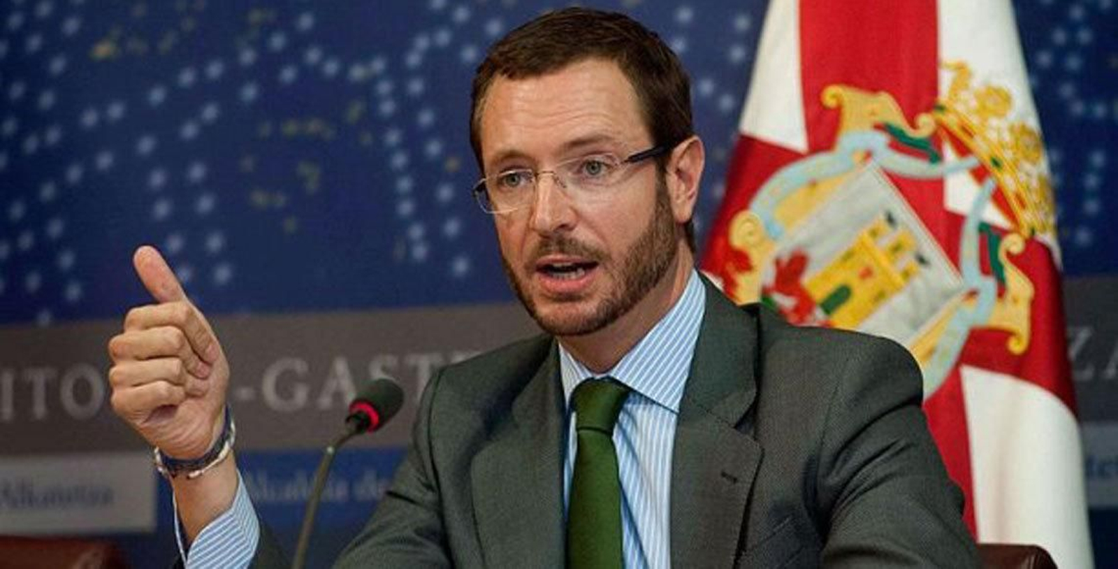 El alcalde de Vitoria, Javier Maroto, durante una intervención.