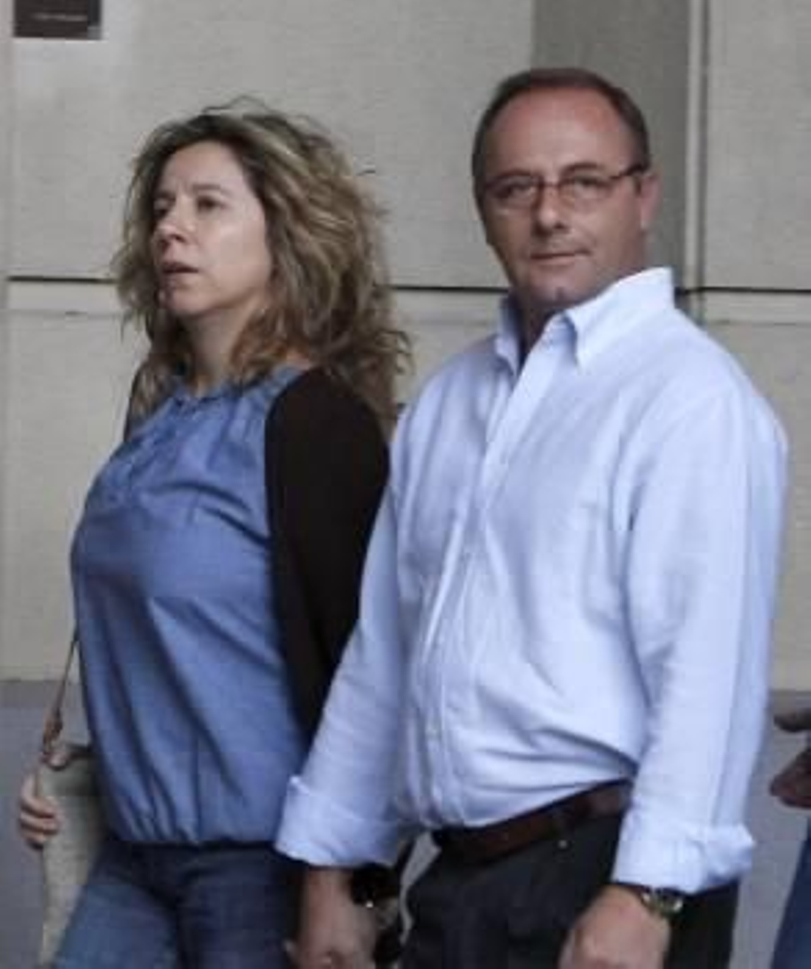 Los Padres de Marta del Castillo, Eva Casanueva y Antonio del Castillo, a su llegada esta mañana a la Audiencia Provincial de Sevilla  (Foto: EFE)