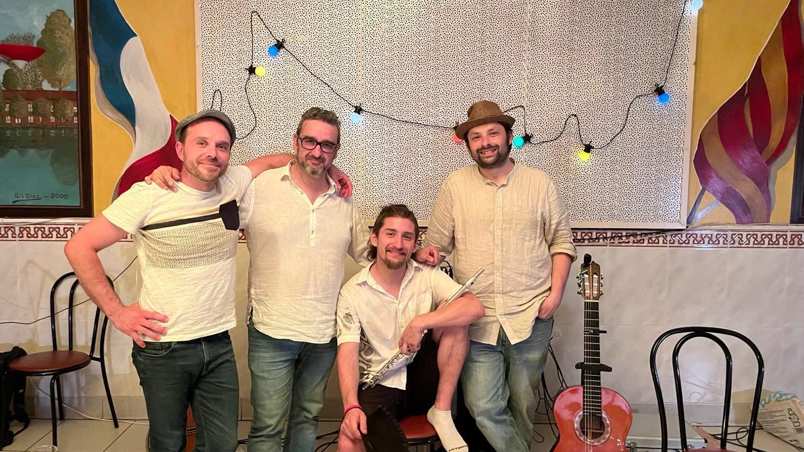 El Grupo los Copanes antes de su actuación.