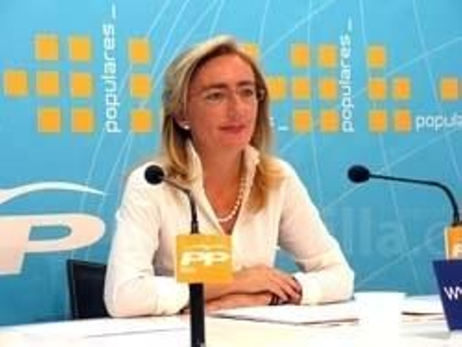 María del Carmen Dueñas, senadora.