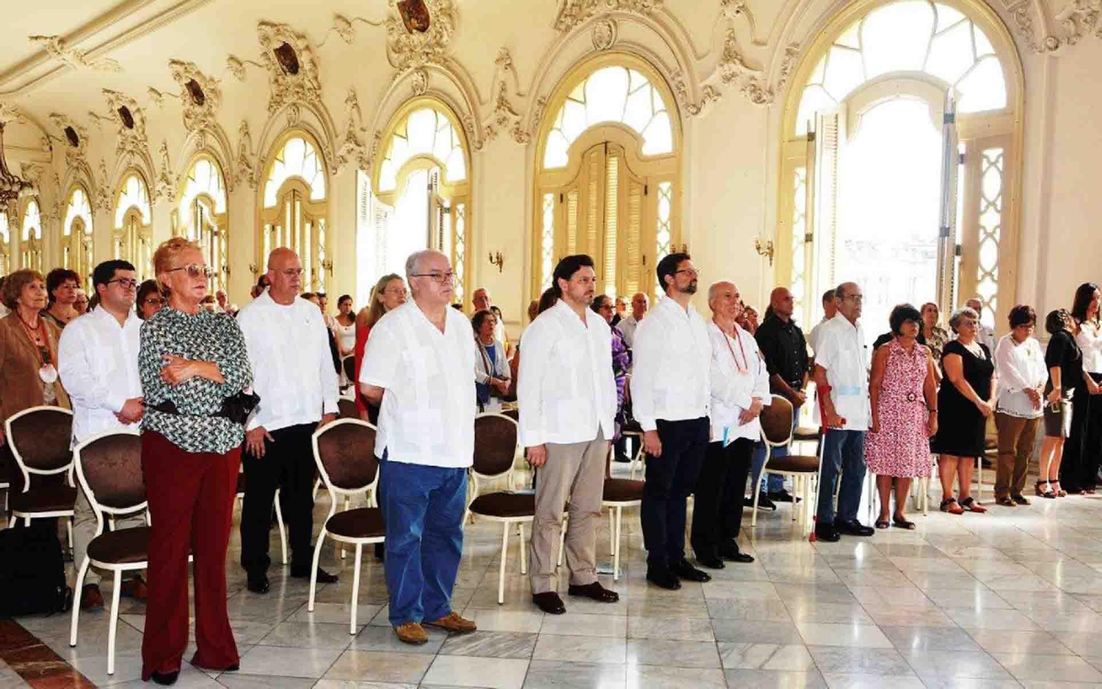 Carlos Pérez-Desoy Fages es el 2º por la izquierda