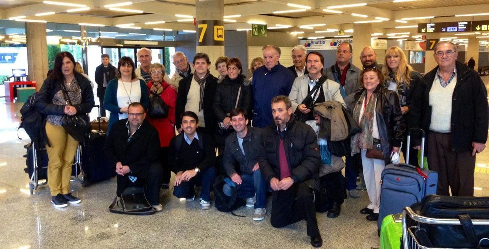Antonia Estarás con los representantes del Consejo de Comunidades Baleares.