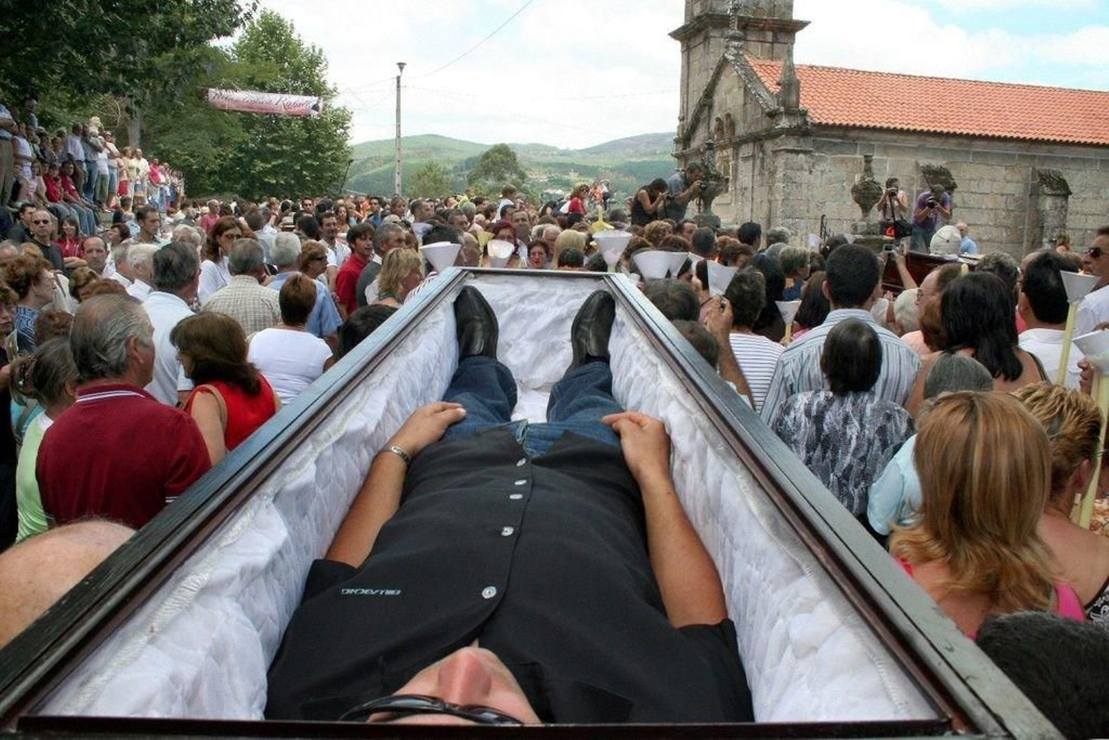 Romería dos Cadaleitos en honor a Santa Marta de Ribarteme.