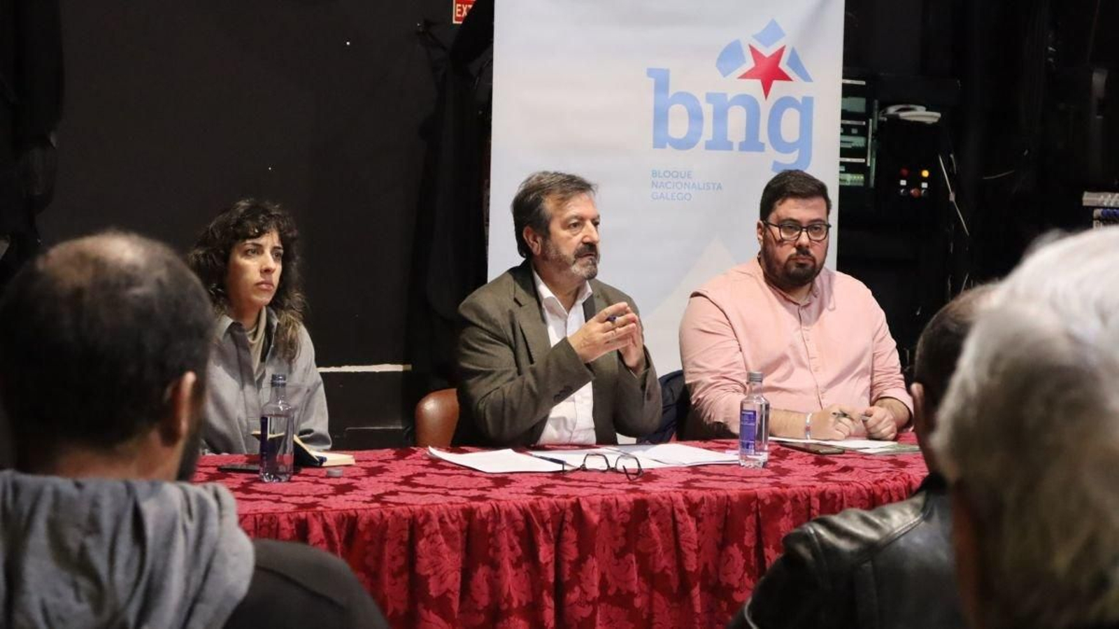 Alexandra Fernández, Luís Bará y Xabier P. Igrexas, ayer durante la reunión.