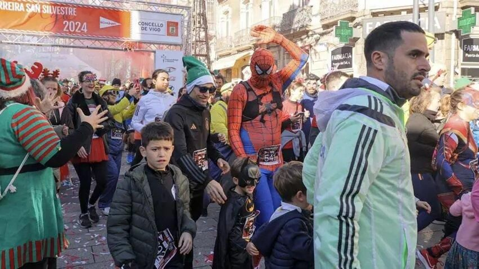 Galería | Vigo corre la San Silvestre 2024 entre multitud de disfraces