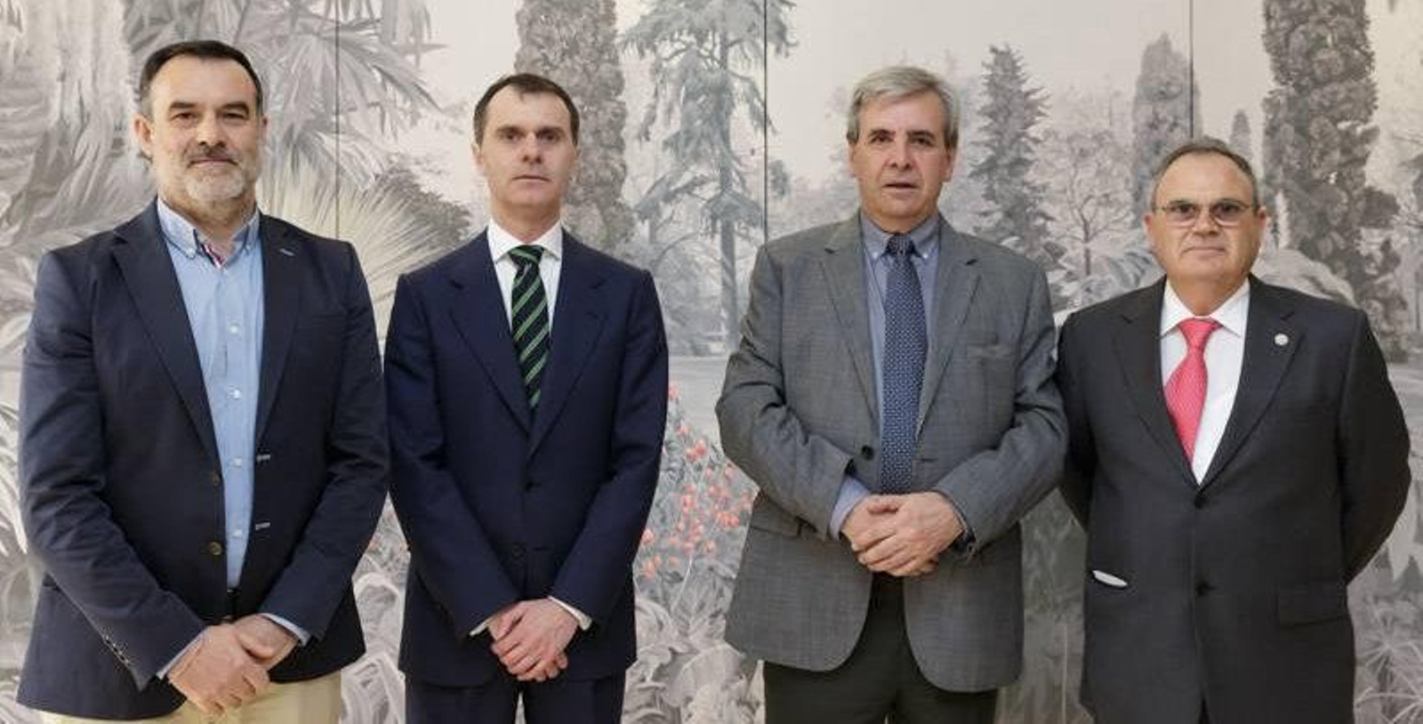 Rafael de la Sierra comparte con el Centro Castellano y Leonés en Cantabria la celebración del Día de su Comunidad