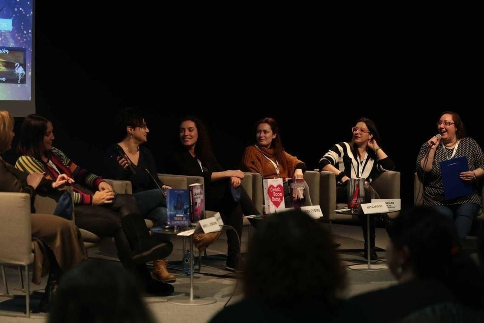 El encuentro contó con siete mesas en las que intervenían escritores y blogueros.