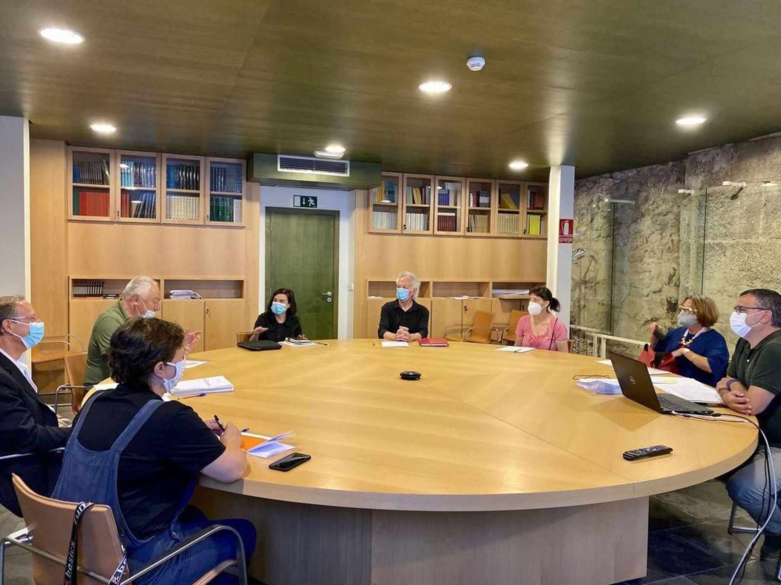 El comité que evaluó a los candidatos se reunió ayer en el Museo de Pontevedra para realizar la criba.