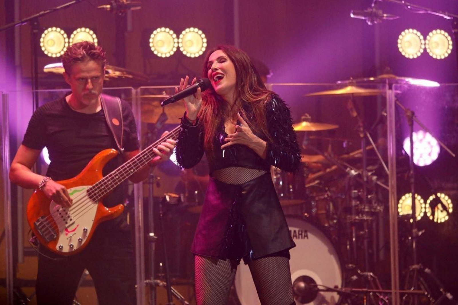 La artista Malú conquistó el Mar de Vigo con su puesta en escena.