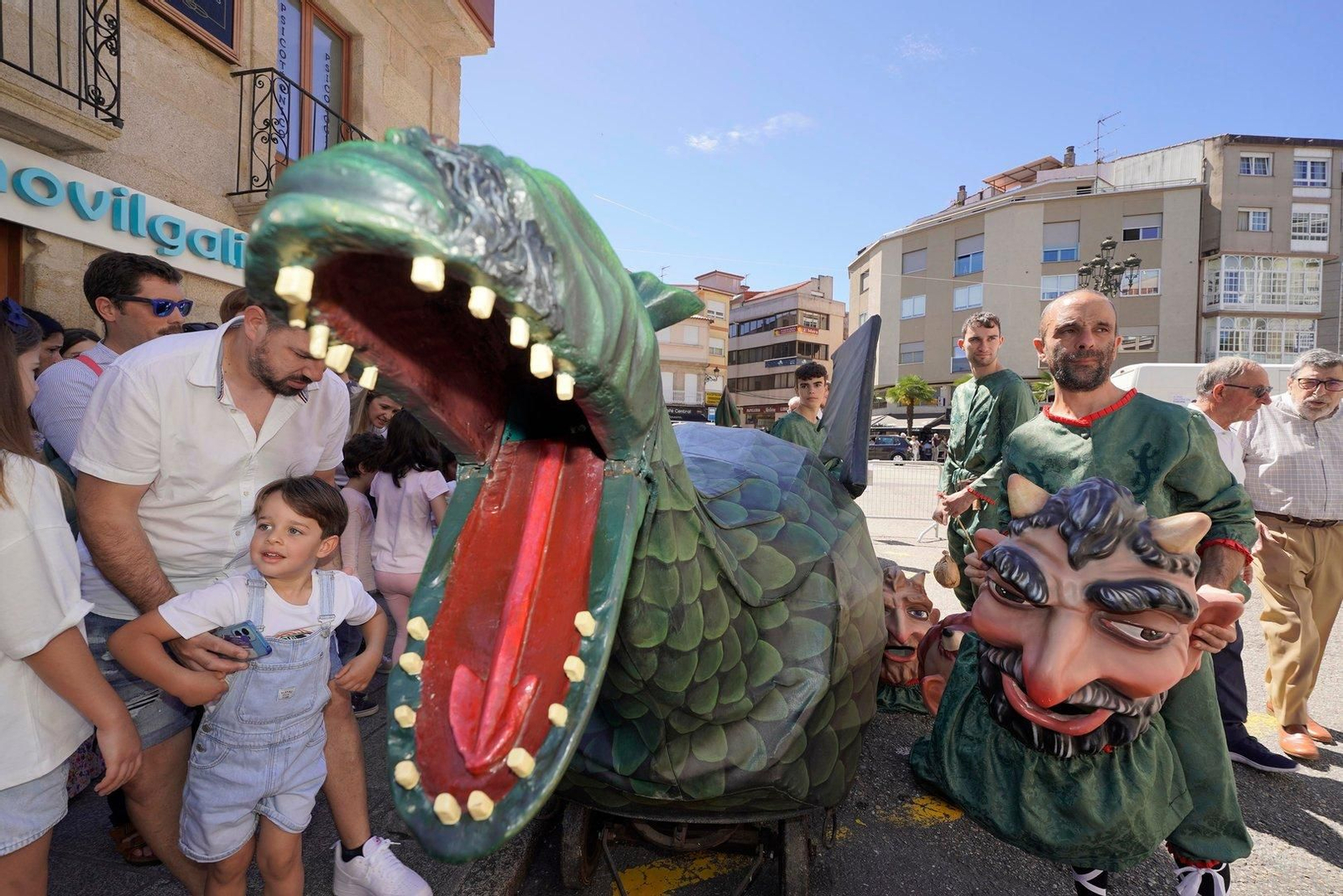 Dragón, el monstruo de la Coca, en la Festa da Coca de Redondela 2024.