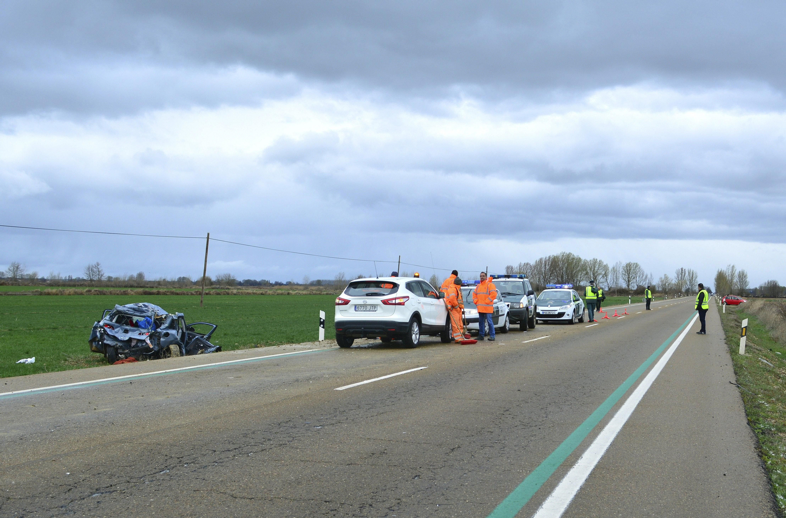 Los tres fallecido en el accidente de Palencia, uno de ellos un menor, eran ocupantes del turismo.