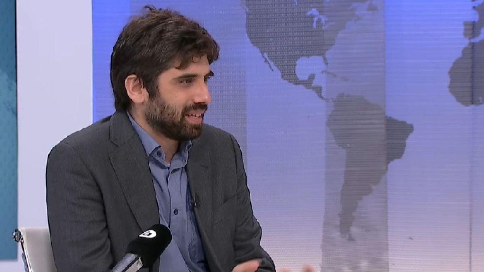 el-director-de-cinema-jove-carlos-madrid-en-el-plato-de-les-noticies-del-mati-a59bf0c