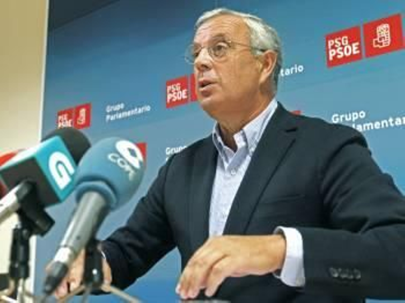 Manuel Vázquez, durante la rueda de prensa que ofreció en Santiago. (Foto: LAVANDEIRA)