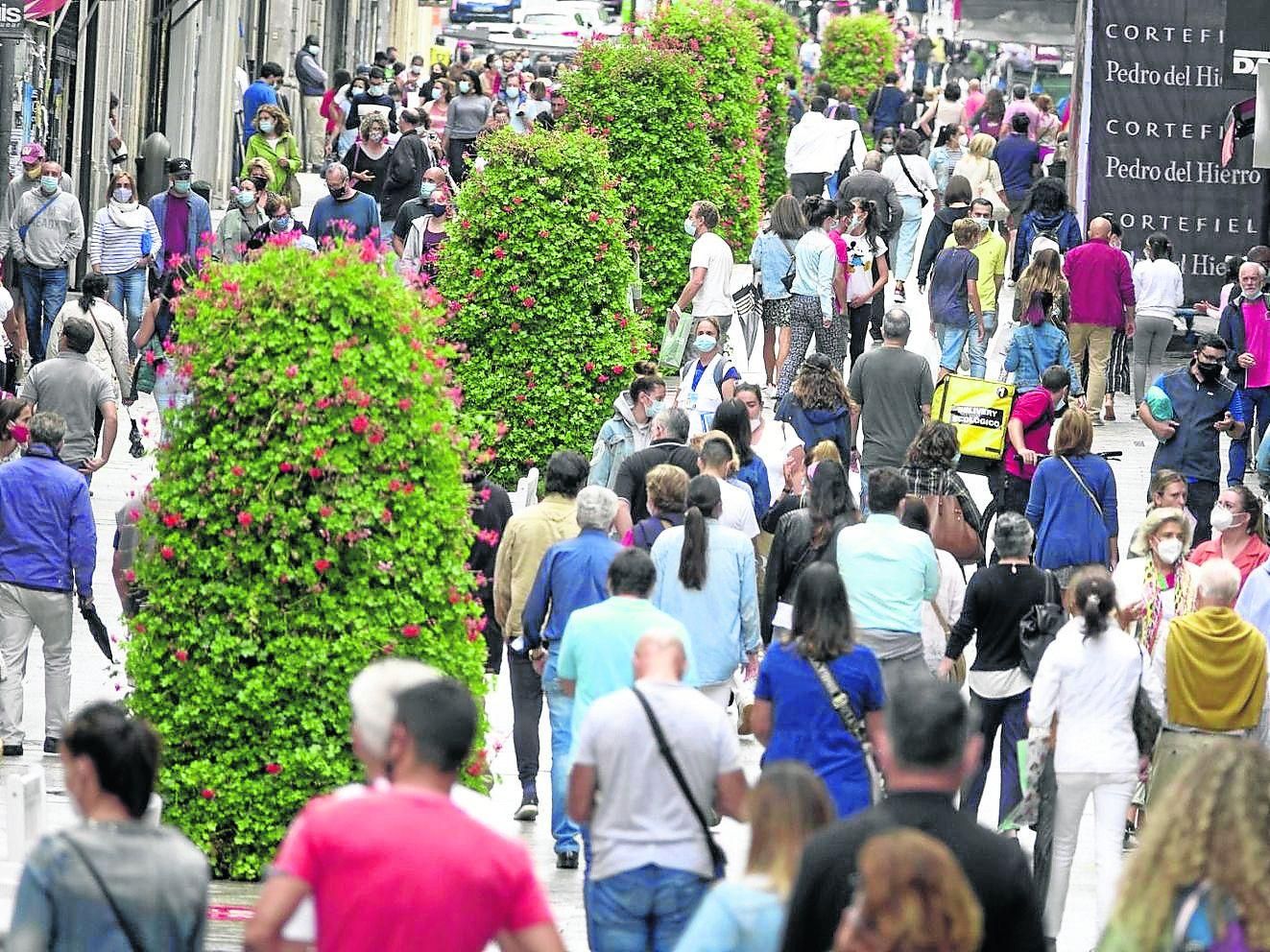 La calle del Príncipe esta semana, el auténtico epicentro de la ciudad en lo comercial y social