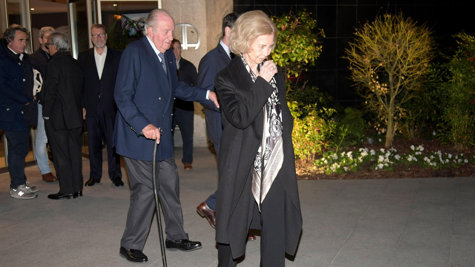 Sus Majestades los Reyes eméritos, Don Juan Carlos y Doña Sofía, acuden al tanatorio para despedir a Plácido Arango en Madrid // EP