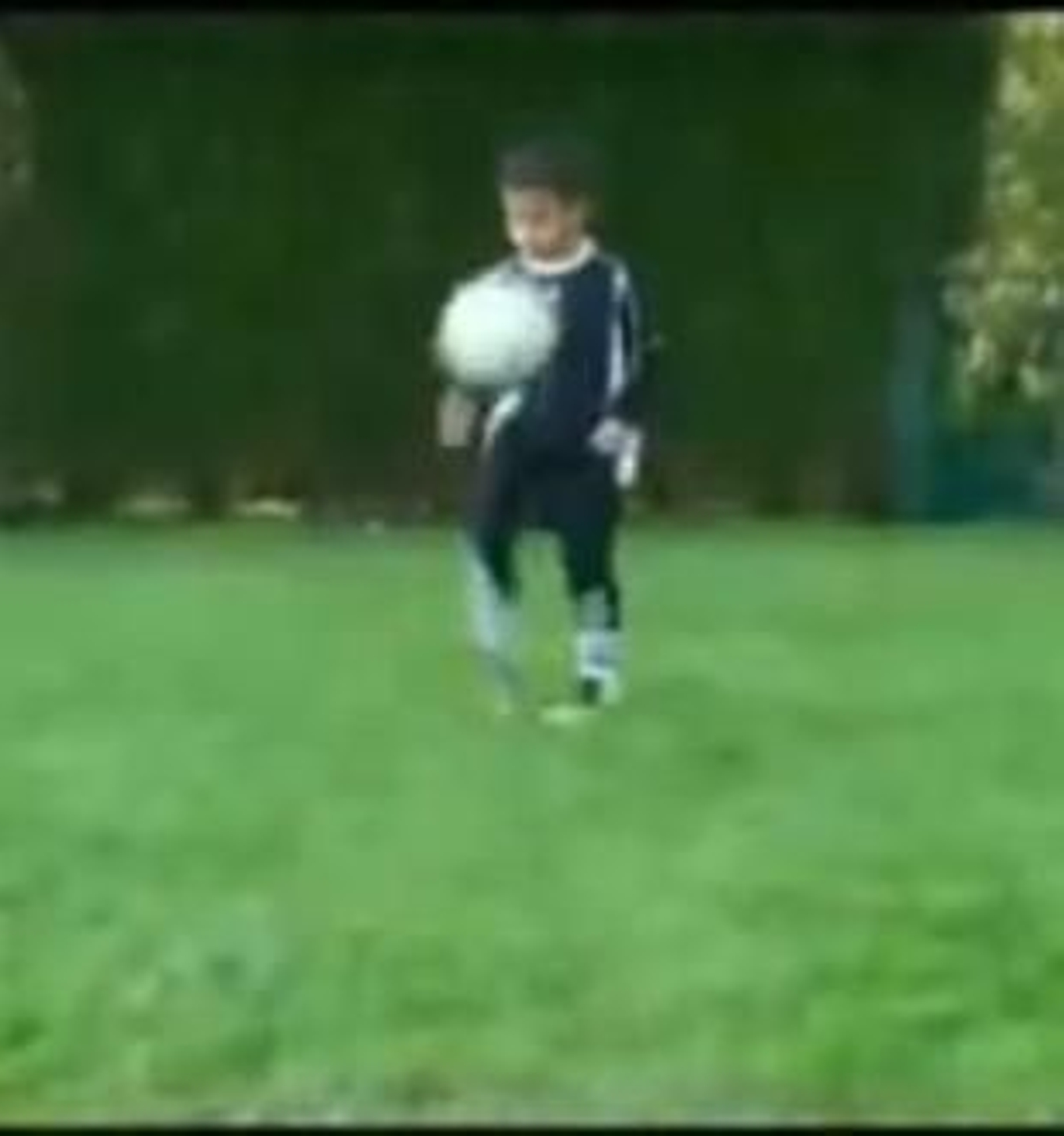 Madin Mohammed, niño prodigio del fútbol.