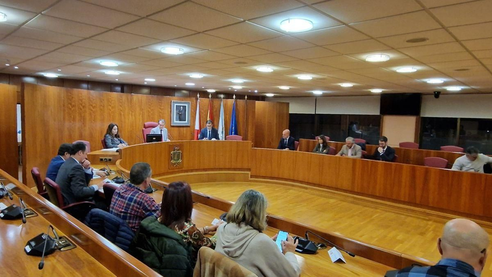 El Consello Económico y Social del Concello, reunido ayer en el salón de plenos.
