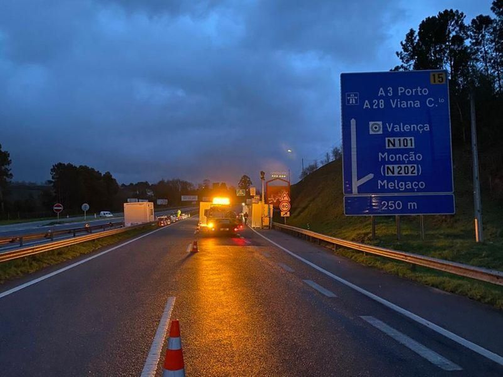 España y Portugal se preparan para el cierre de fronteras // Alberte
