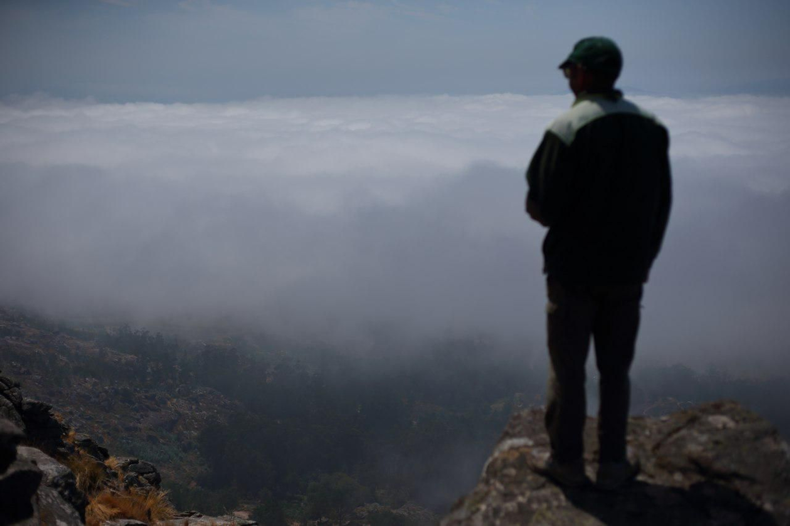 La niebla inunda las Rias Baixas // Alberte