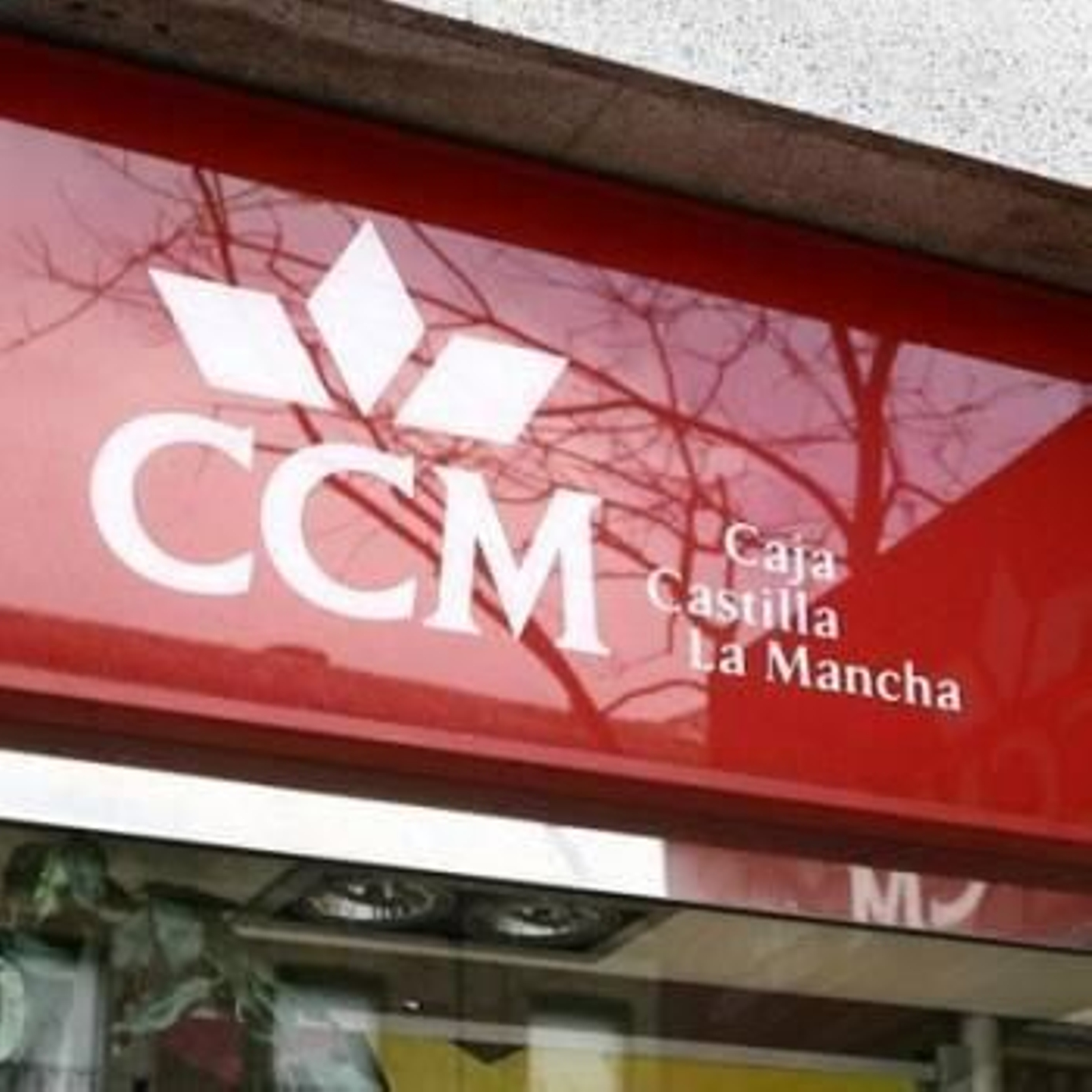 Detalle del cartel de una oficina de Caja-Castilla-La Mancha .