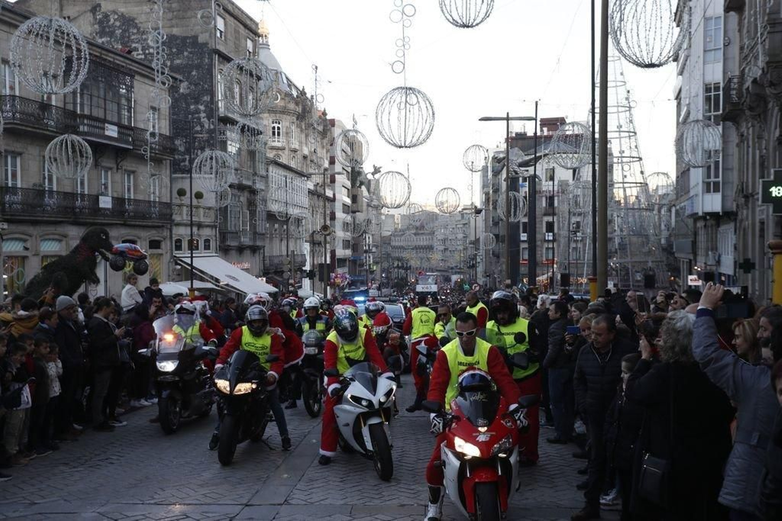 La papanoelada motera toma las calles de Vigo 106