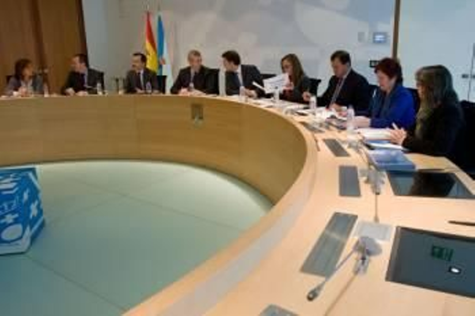 Los miembros del Ejecutivo gallego, durante la reunión del Consello en Santiago