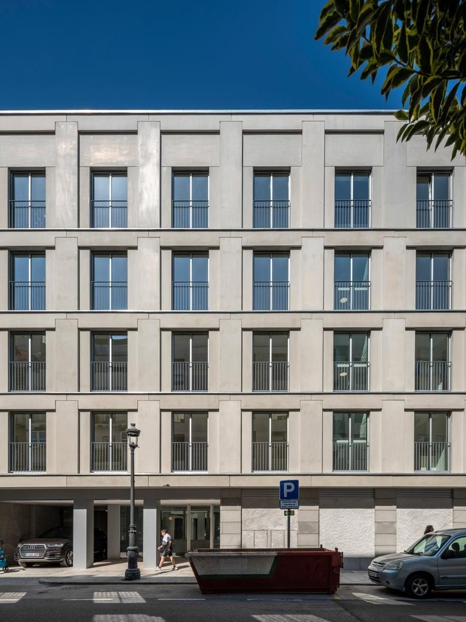 Nuevo edificio ubicado en la calle Pi y Margall.