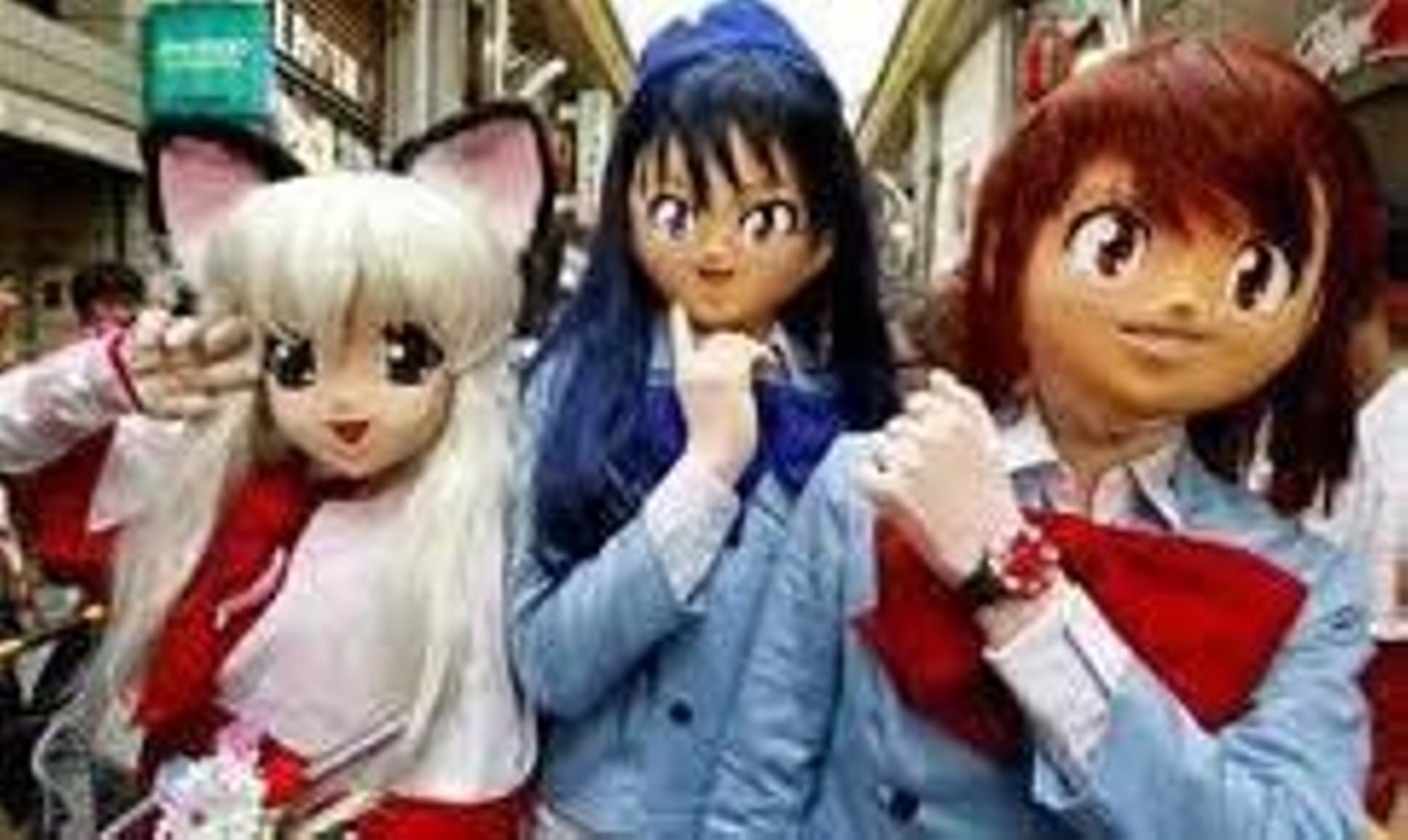 Gente disfrazada en el carnaval.