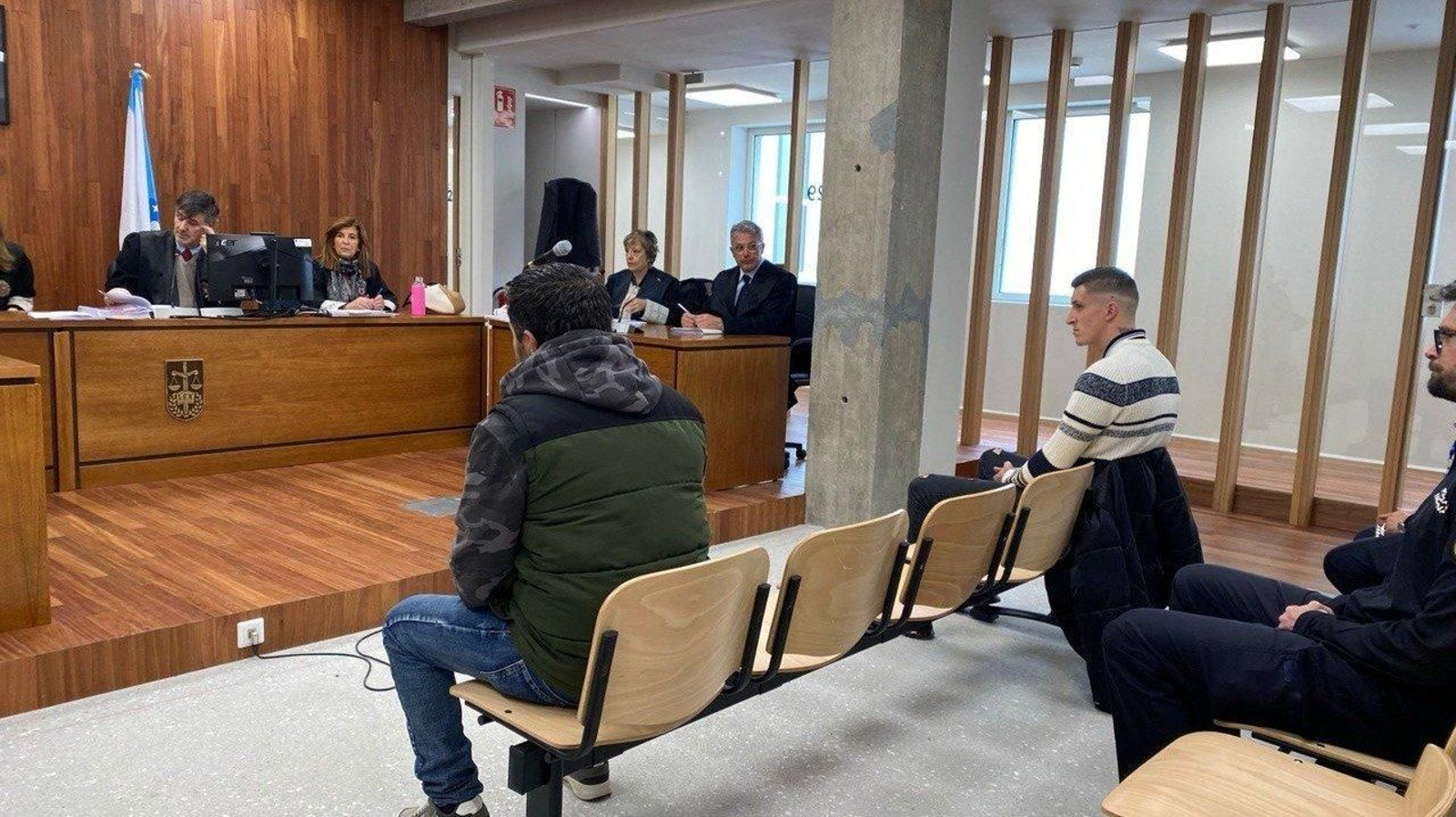 Los acusados, durante el juicio de este miércoles en la Cidade da Xustiza.