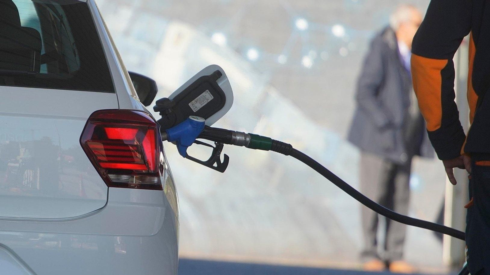 Una estación de servicio de Vigo. // J.V. Landín