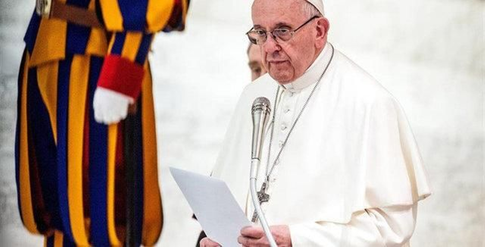 El Papa denuncia a los "mercaderes de la muerte" que obligan a los jóvenes a emigrar.