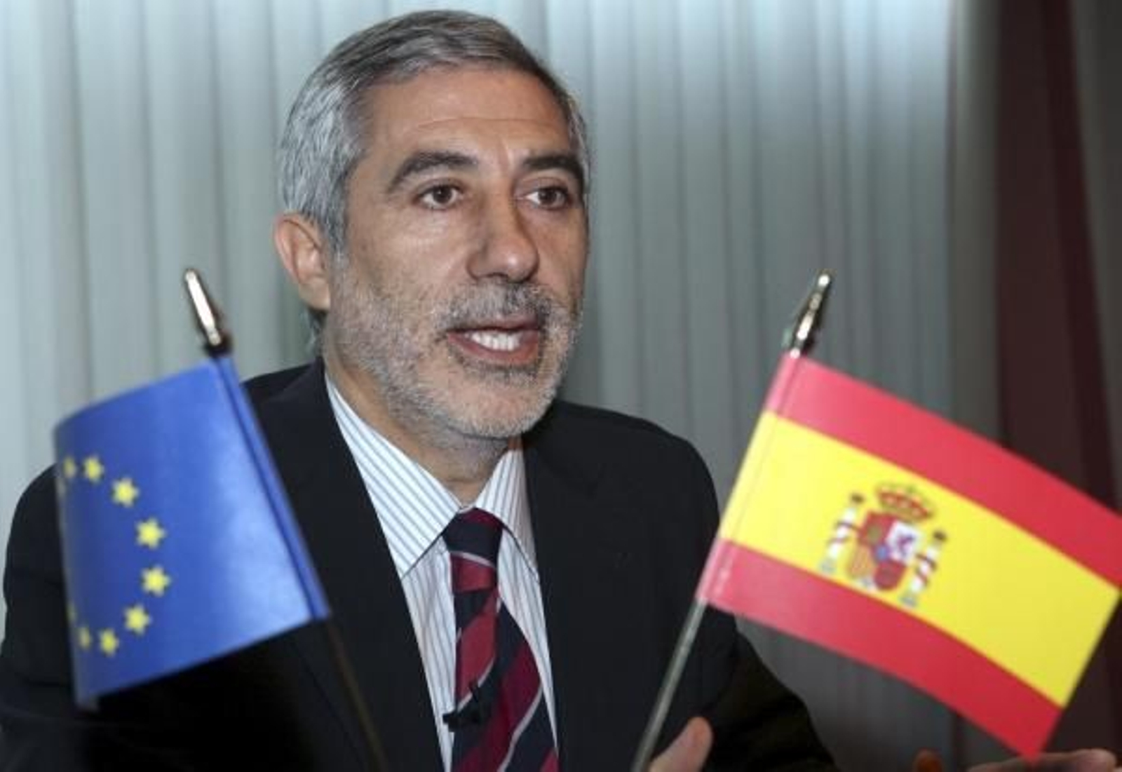 Llamazares durante su comparecencia. (Foto: Bernardo Rodríguez)