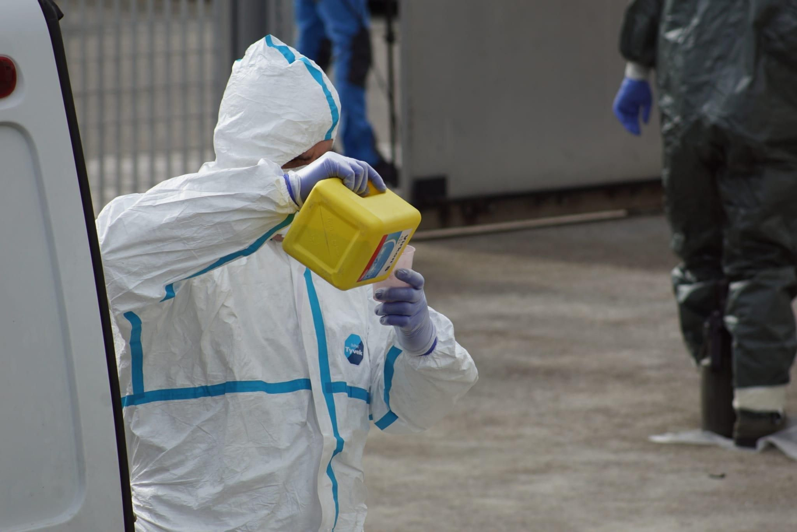 La Brilat desinfecta la residencia de Barreiro // Vicente