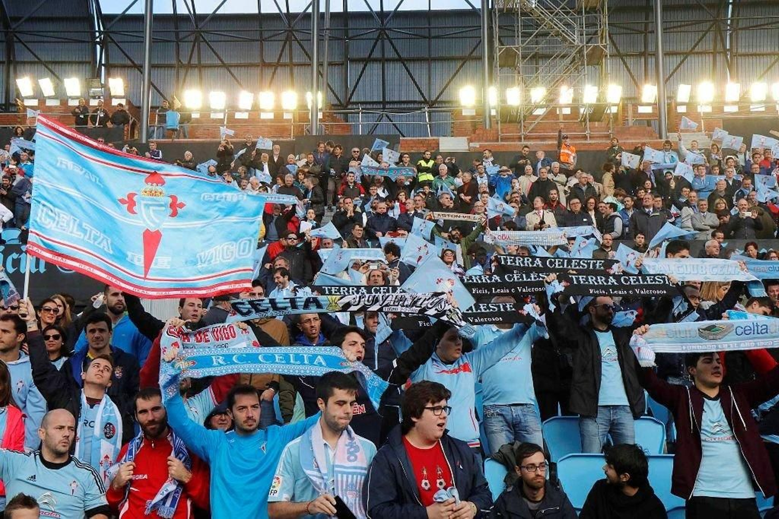La afición del Celta lleva semanas organizando el desplazamiento a la capital holandesa de cara al próximo jueves.