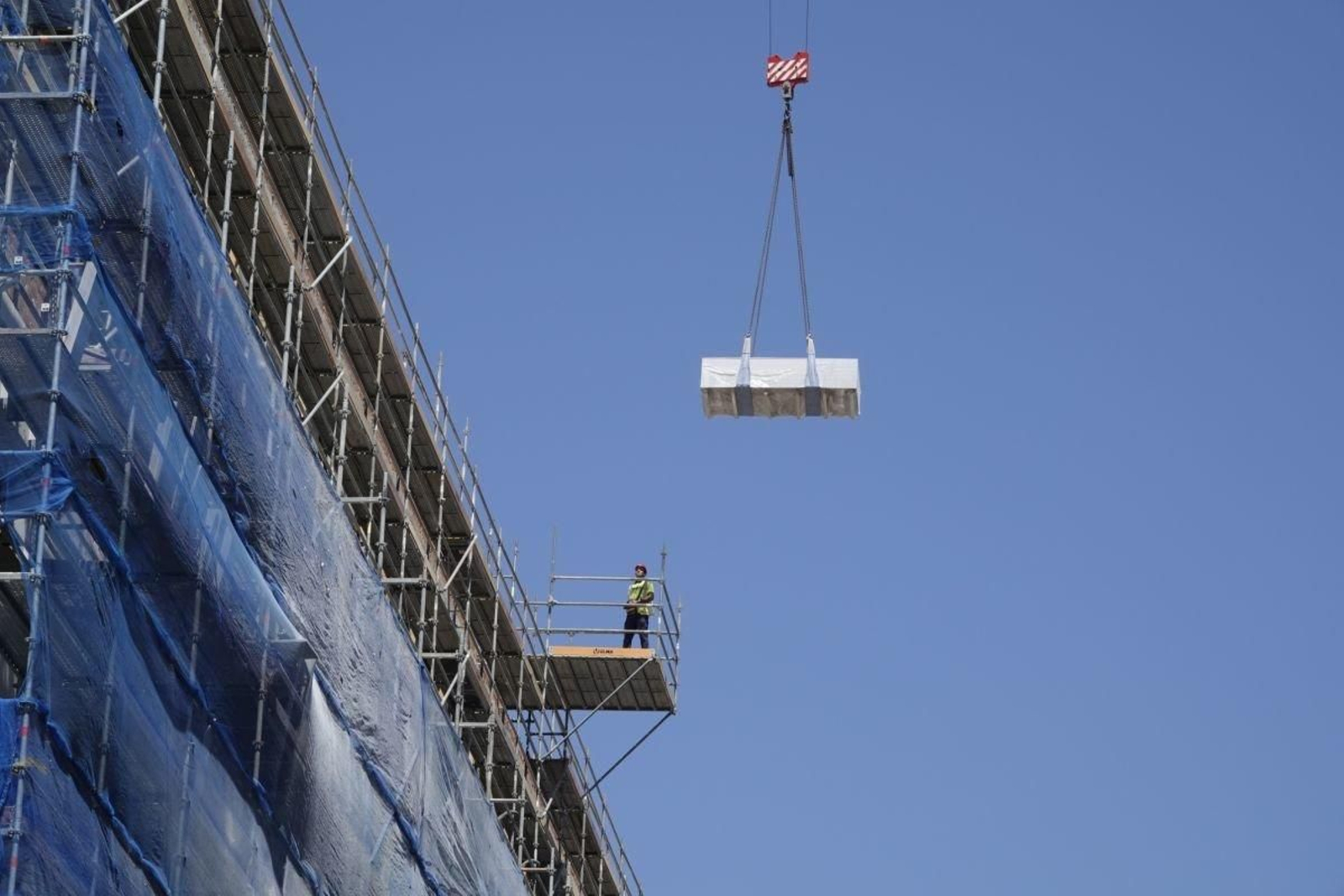 Uno de los edificios en construcción en Vigo durante el pasado año, con poca obra nueva.