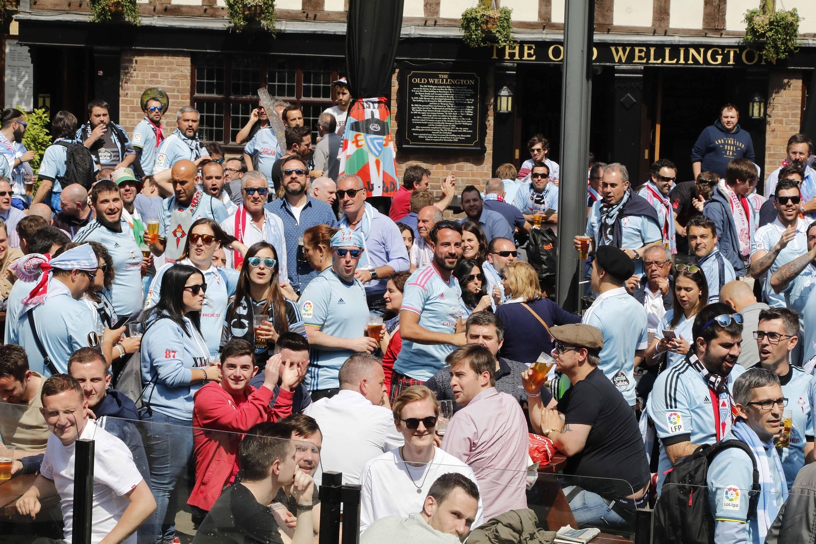 El viaje de la afición celeste a Manchester, el 11 de mayo de 2017. // J.V. Landín