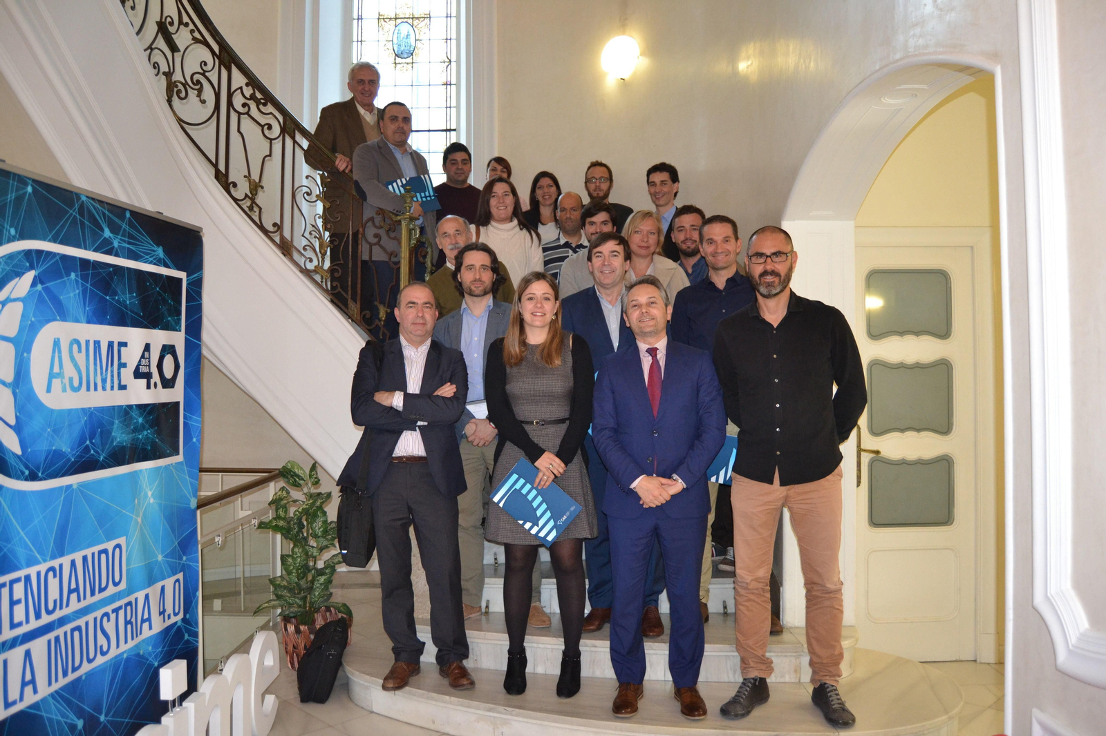 Miembros del Consorcio Aeronáutico Gallego ayer en Vigo.