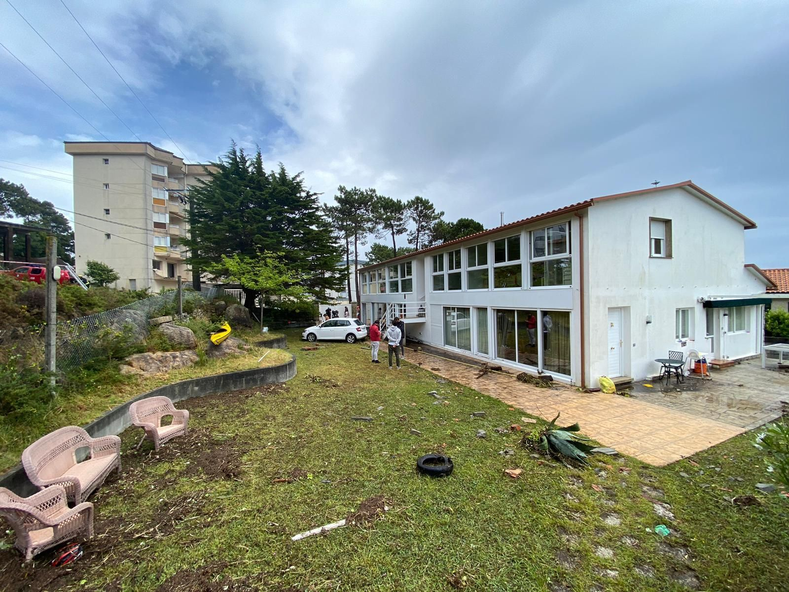 Revienta un depósito de agua de una urbanización de O Grove 04