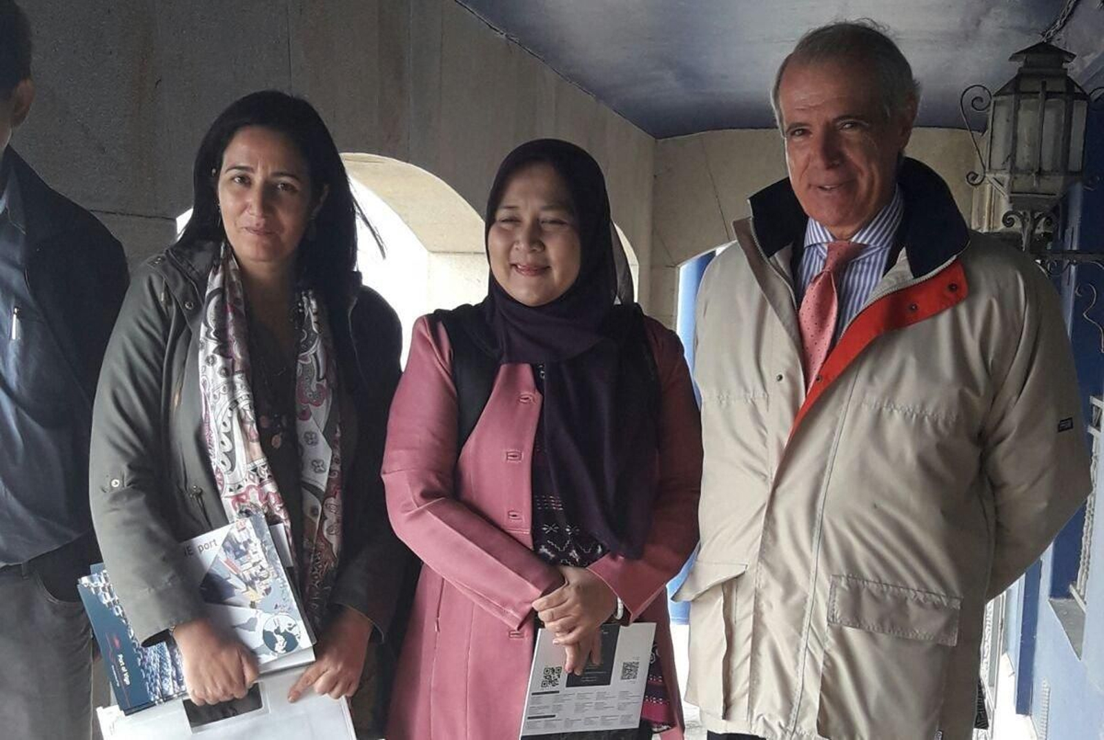 Delegación de Indonesia junto al abogado Antonio Viñal.